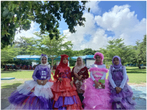 Kreatif dan Peduli Lingkungan, UPT SMPN Tongke-Tongke Gelar Fashion Show Daur Ulang 2025!